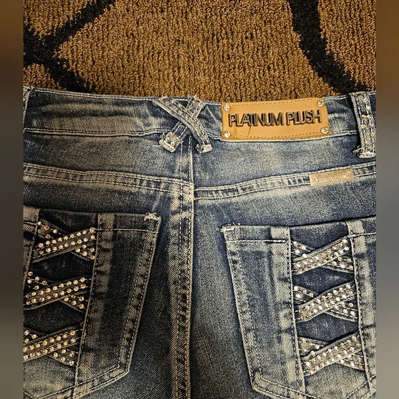 Platinum Plush cut out jeans - Picture 7 of 9